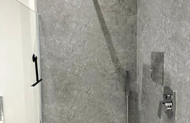 1 BR Apt - Short Lets & Serviced Accommodation Peak District With Free Super-Fast WiFi & Multiple Parking Options - Foto 43