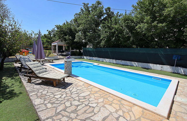 Spacious Prgomet Retreat With Private Pool, Fitness Centre, and Garden - Foto 51