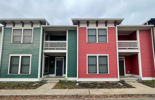 6BR Downtown Side-by-Side Townhomes 2 Garages - Foto 1