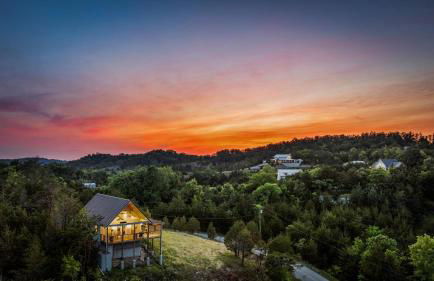 TN Whiskey Cabin- Lake and Mtn Views- Covered Deck- Game Room- Pool Table- Pets - Foto 26