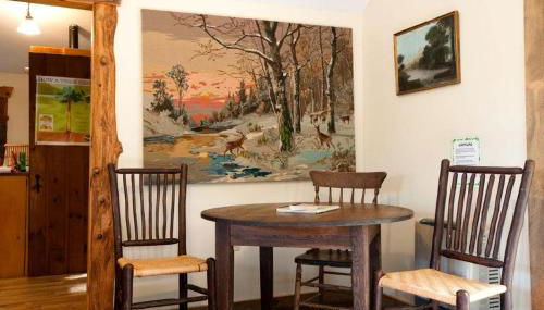 Romantic Couples' Cabin Getaway in Pittsfield, New Hampshire - Foto 2