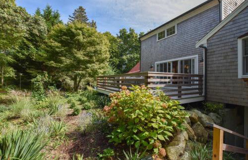 Gorgeous Renovation Walk to Water - Photo 5