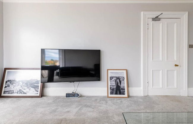 Stunning 5 Bedroom Large Apartment With Parking - Foto 40