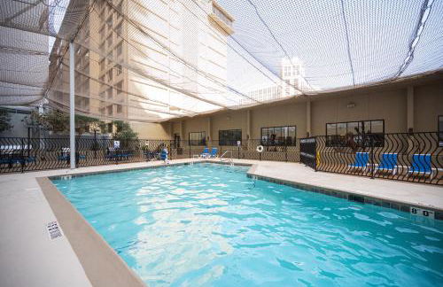 Iconic Vegas Views - 6 comfy Beds, NO RESORT FEES, Center Strip! - Foto 68