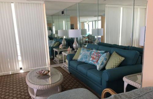 Oh Buoy! Catch the Breeze at This Beachfront Escape! Sleeps 8! - Foto 17