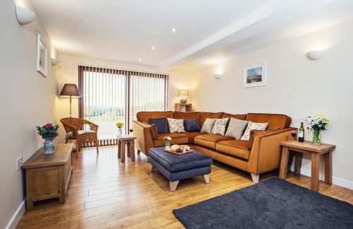 4 Bed in Worcester oc-75601 - Photo 3