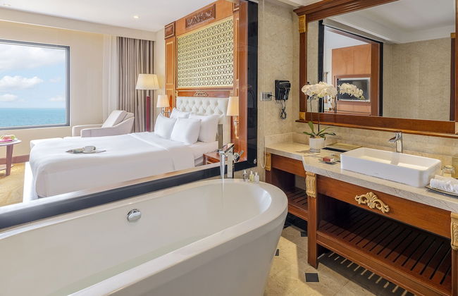 DLG Hotel Danang - Photo 56