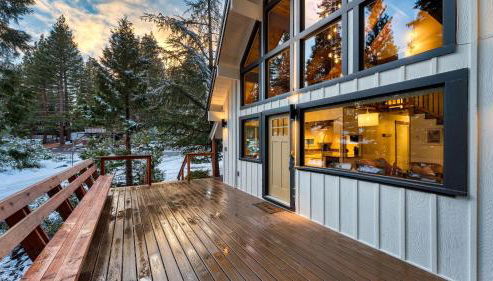 Peaceful Tahoe Retreat by AvantStay Cozy Modern Cabin • Sauna Hot Tub Fireplace • Near Lake - Foto 4, Other