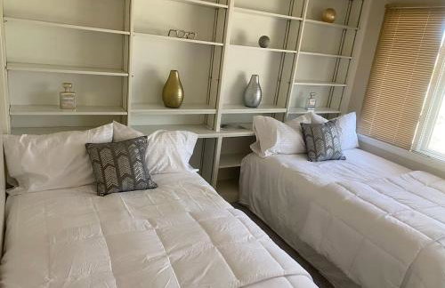 Ranch Style w firepit and big backyard TV Room - Foto 23