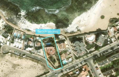 Villa Los Flamencos by Veaco- Beachfront & pool - Photo 3