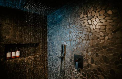 Luxe Nordic Barndominium Retreat at Black Pine - Foto 22