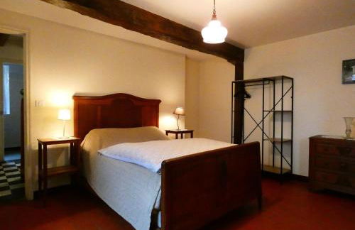 Escapade Paisible: Gîte pour 8 à Saint-Hilaire-sur-Yerre, Jardin Clos, Proche Chateaudun et Chartres - FR-1-581-131 - Foto 19