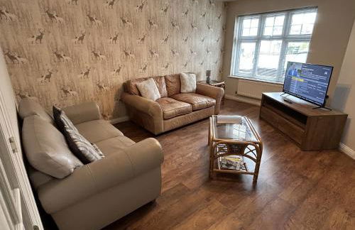 Quiet 3 bed semi with off street parking - Foto 3