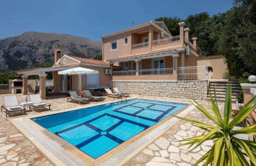 Elena Costa - Photo 6