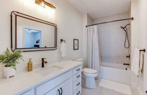 Luxury Estate with Stadium TDJ Views Sleeps 20 - Foto 35