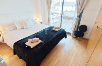 Great apartment with a pool on the beach in Barcelona - Photo 15