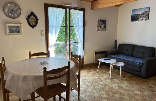 Maison avec Jardin, à 300m de la Plage, 2 Chambres, 4 Couchages, Terrasse et Barbecue - FR-1-224B-158 - Foto 6