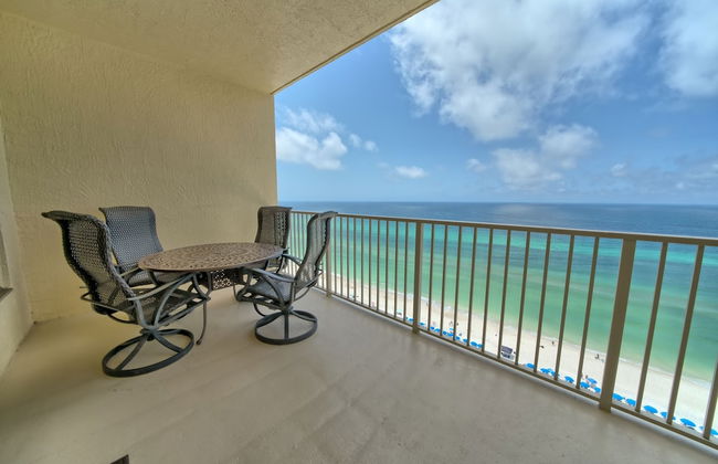 Pleasant Oceanfront Condo with Large Balcony and Beach Access - Unit 1605 by RedAwning - Foto 33