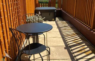 The Beehive -Stunning Views - Hot Tub - Romantic - Foto 3