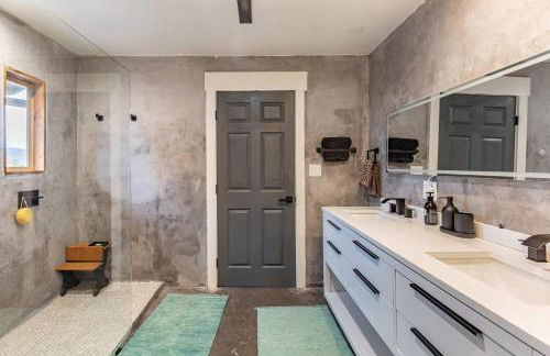 Modern 5BR Home with Mtn Views BBQ & Pool Table - Foto 34