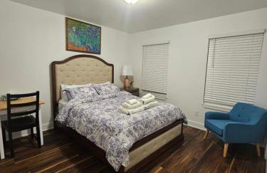 Charming 3 Bedroom house near Downtown IN - Photo 37