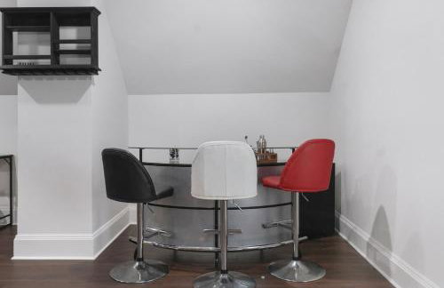 Family-Friendly 5BR | Sleeps 15 | 3 mins Downtown! - Foto 16