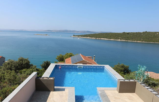 Spacious Robinson House Iris With Pool - Foto 16