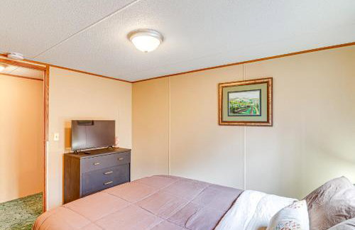 Nancy Cabin with Fire Pit Near Lake Cumberland! - Photo 15