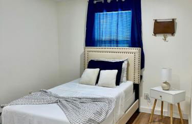 Spacious 4BR home w 2BA, a workspace & king bed! - Foto 43