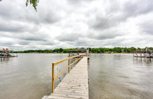 Hot Tub and Dock Lakefront Mabank Home - Foto 32