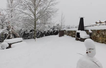 Casa Rurales Cimera y Brincalobitos - Photo 11