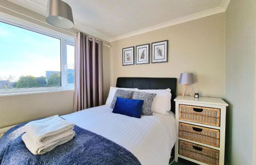 Spacious 4 Bed Holiday Home with Hot Tub & Parking near Matlock Peak District - Foto 20