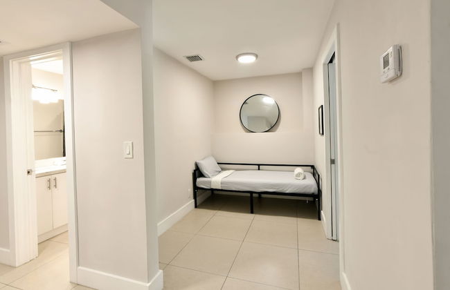 Artrageous on the river By RocketStay - Photo 56