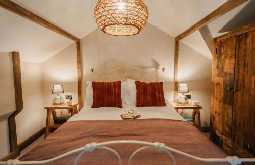 The Carriage House by Birch Stays - Photo 32