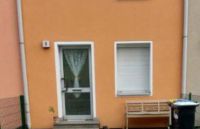Gemütliches ganzes Apartment, selbst check in Küche Parkplatz Waschmaschine Kamin Terrasse Garten,eigene Dusche und WC - Foto 2