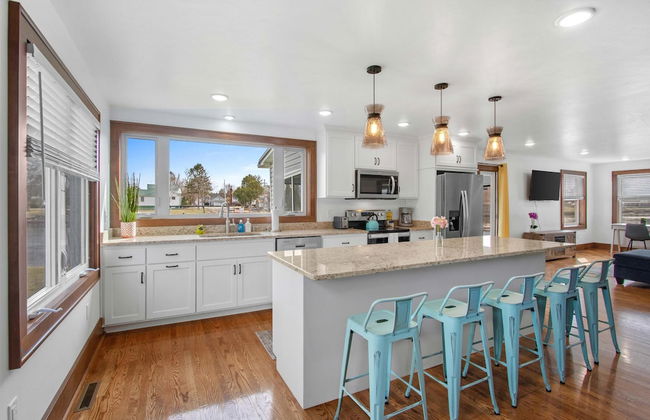 Riverfront Kayaks Bay Access Sleeps 15 - Foto 5