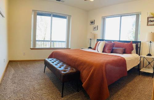 Shaver Lake, 4 BDR HOT TUB Misty Mountain Retreat - Photo 15