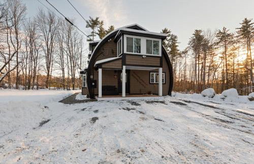 NEW Modern Barrel Getaway HOT TUB & Game Room - Foto 27