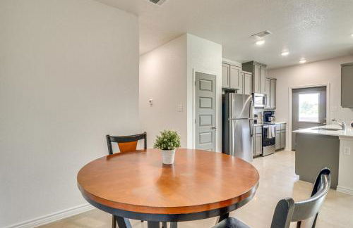 2 Mi to Dtwn Dining! Pet-Friendly Temple Townhome - Foto 13
