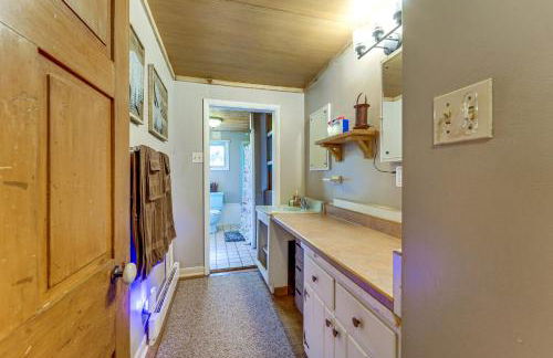 Rustic Bedford Cabin Near Hunting and Fishing - Foto 11