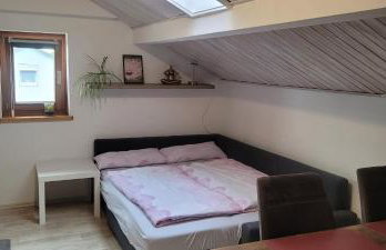 Kleine gemütliche Mansardenwohnung im Südosten Münchens - Foto 14