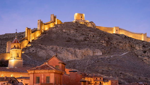 Muraille d'Albarracín à la tombée de la nuit
