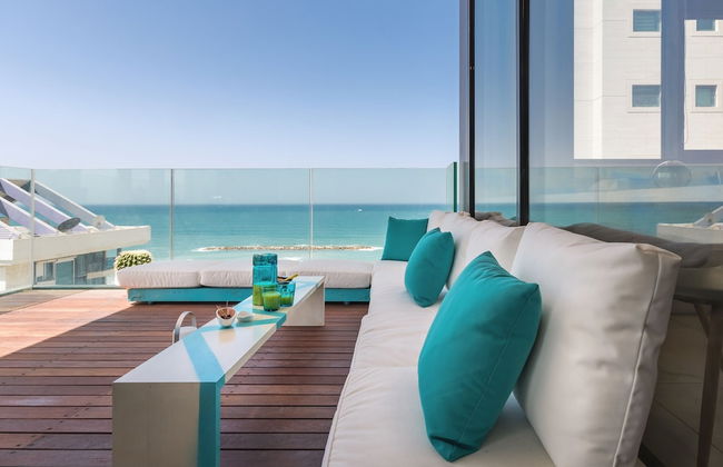 Front of Beach next to RoyalBeach Hotel - Foto 16