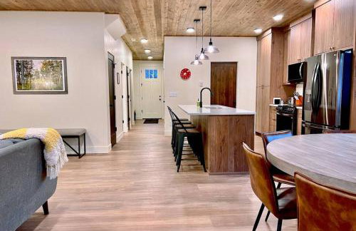 Brand NEW Cabin in the pines - Foto 30