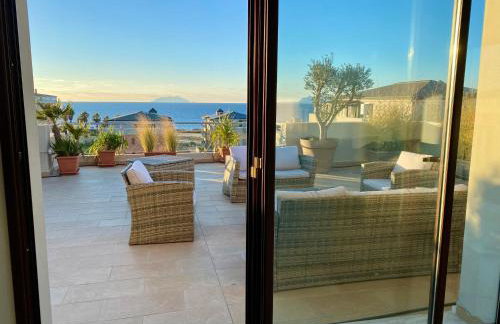 Penthouse Le Isole - Luxury rooftop retreat - Photo 2