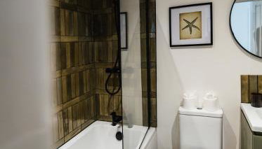 Priory Bay Escapes - Uminari - Foto 5, towels, Shower