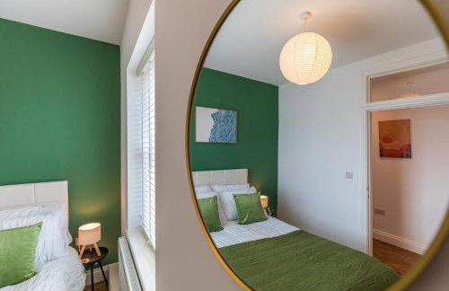 Spacious 2-Bed Flat with Panoramic Views - Foto 2