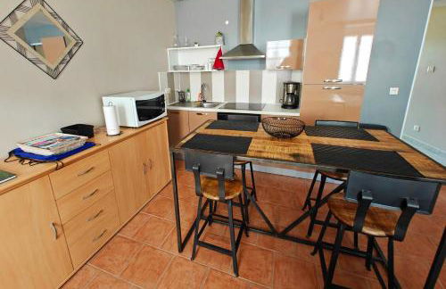 Maison de plain-pied avec un grand jardin - Photo 3