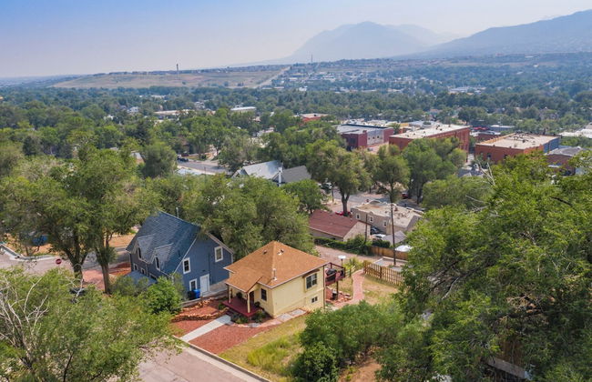 2brdowntown Occmountain Views & Grill - Photo 56