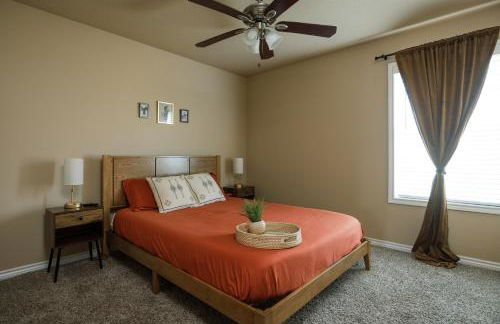 5BD - Backyard - Pool Access - 5 Mins to Texas A&M - Foto 8